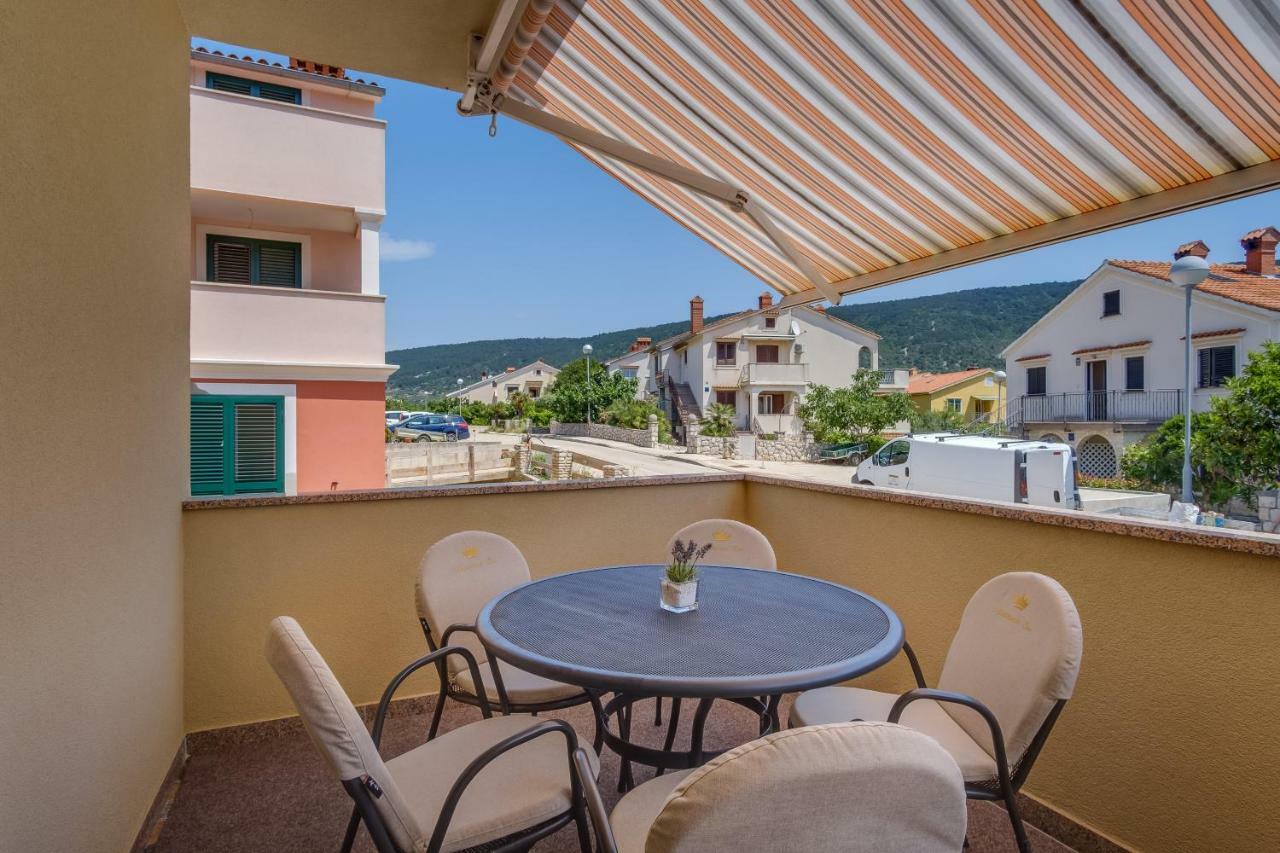 Apartments Eva Cres Exterior photo