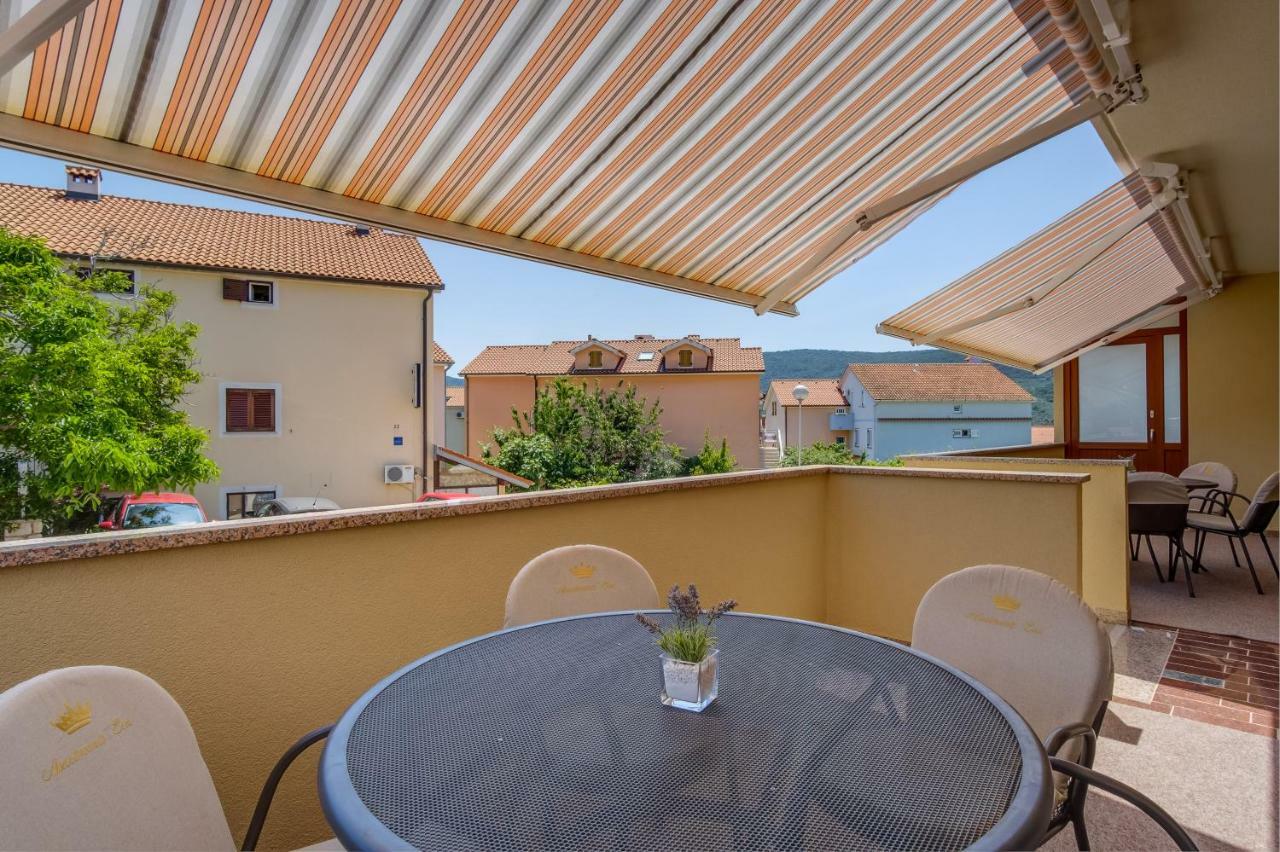 Apartments Eva Cres Exterior photo